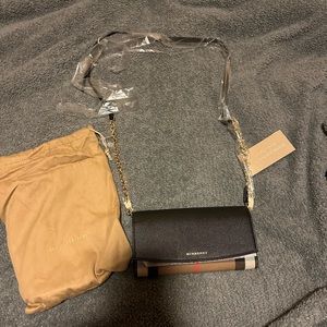 More pictures of the Burberry crossbody bags